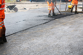 Foto von Asphalteinbau bei Agrola (Landi Tankstellen)