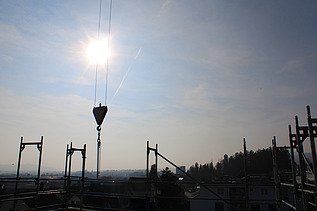 Sonne scheint auf die Baustelle Hasenmatt