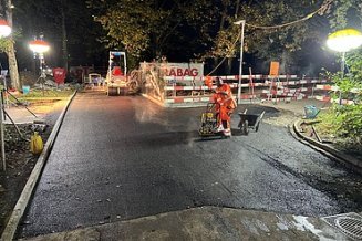 Foto in der Nacht von der STRABAG Baustelle in Zürich