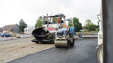 Foto von Asphalteinbau bei Agrola (Landi Tankstellen)