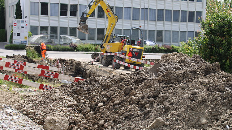 Bagger bei der Baustelle Weitblick Nord