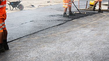 Foto von Asphalteinbau bei Agrola (Landi Tankstellen)