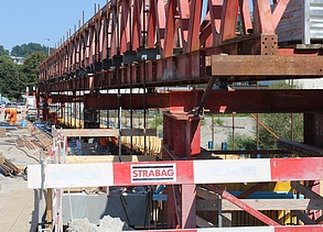 Foto von der Tössbrücke mit Brückenlehrgerüst