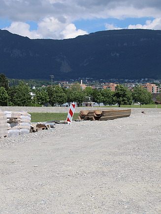 Baustelle Weiblick Süd, im Hintergrund Juragebirge