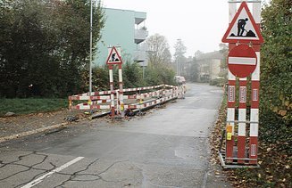 Strasse mit Einfahrtverbotsschild